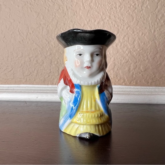 Vintage 1940's Elizabethan Toby Mug, Made in Occupied Japan Porcelain, Japanese - Picture 2 of 9
